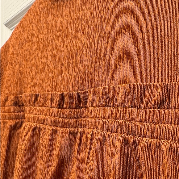 XS, S, M - ATHLETA - Echo Top Quick Drying Orange Rust NEW $99 msrp - Picture 3 of 6